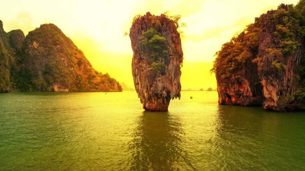 Phi Phi & Phang Nga Bay (James Bond Island) – Speed Boat Charter